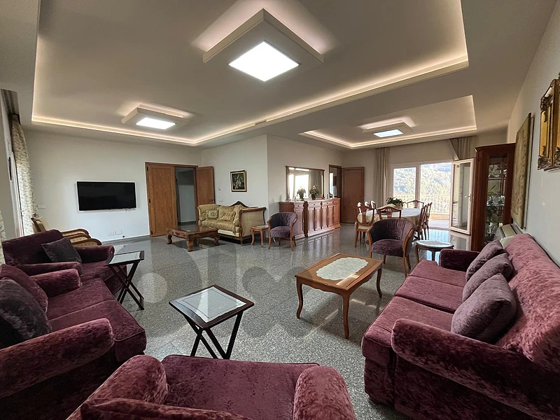 GMK200SS - House For Sale In Kfardebian - منزل للبيع في كفردبيان