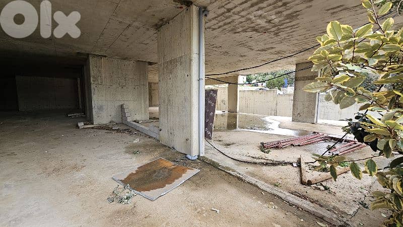RWB560EA - Core and shell showroom for rent in Kfarhbab 0