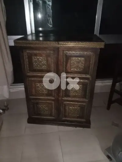 Antique indian Bar  خزانة مشروب  خشب هندي antique معتق قديم مع نحاس