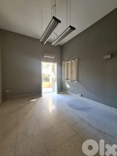 مكتب للايجار في الاشرفية Office for rent in Achrafieh مكتب للايجار في الاشرفية Office for rent in Achrafieh