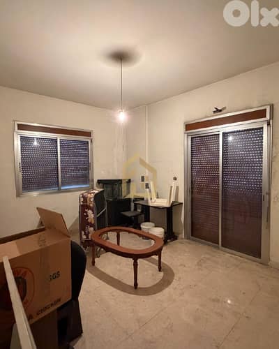 Apartment for sale in Ain El Remmaneh NY280  شقة للبيع في  عين الرمانة