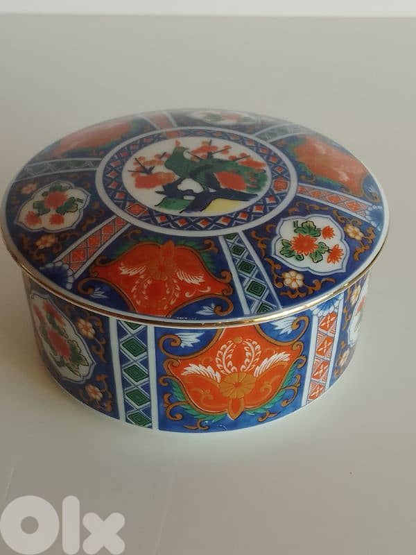 Vintage Takahashi Imari Porcelain Hand Painted Trinket Box. 0