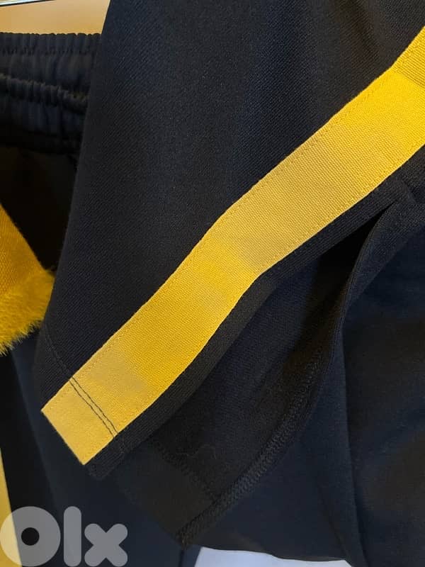 ZARA top + jogging pant  both new in tag for 12$ 10
