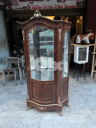 frensh vitrine فاترين فرنسية ولا اروع خشب جوز تنزيل برونز ناعم