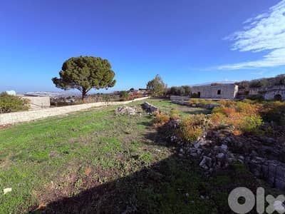 Land for sale in Sourat, Batroun ارض للبيع في منطقة صورات، البترون