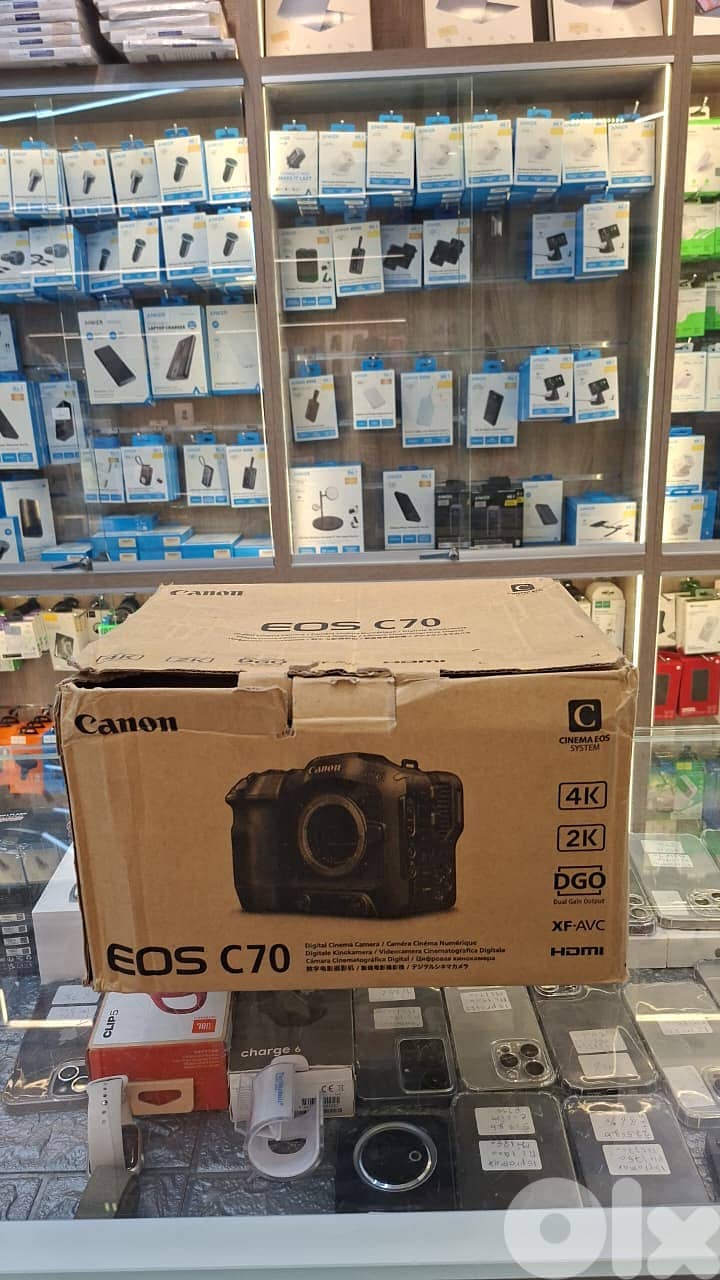 Canon Cinema Camera EOS C70 3000$ 0