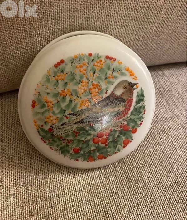 vintage ceramic trinket box 0