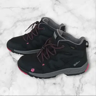 jackwolfskin hiking/camping shoes