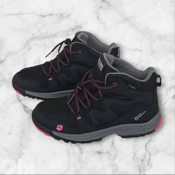 jackwolfskin hiking/camping shoes 0