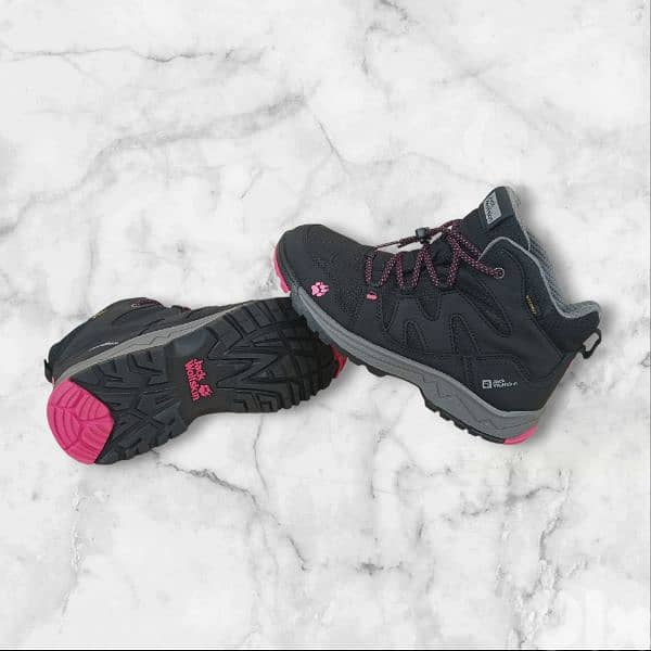 jackwolfskin hiking/camping shoes 2