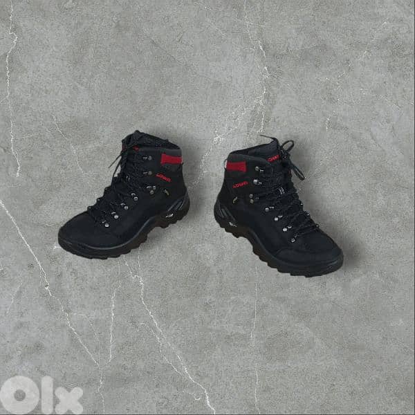 lowa mountain boots 0