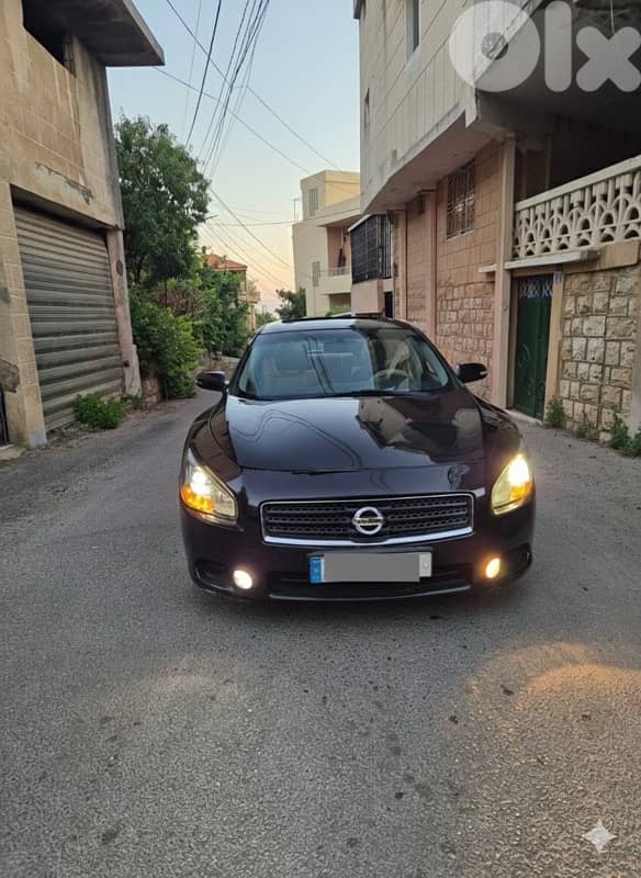Nissan Maxima 2011 0