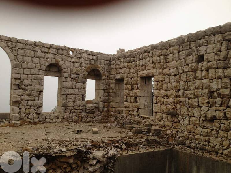 Land and Old House for Sale – Kfarakab 0