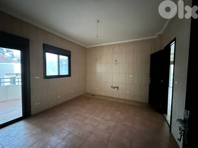 L20094 - Spacious Apartment For Sale in Jamhour