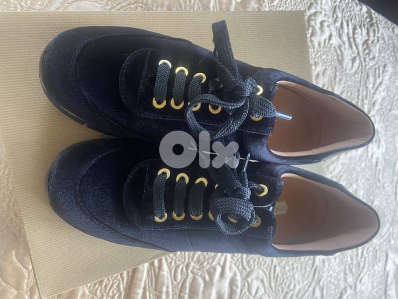 Unisa shoes 0