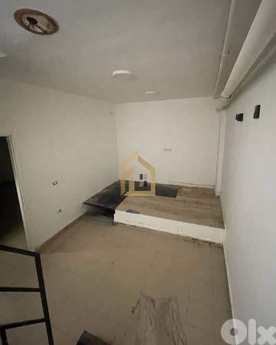 Shop for sale in Mar Elias NY67 محل تجاري للبيع في مار الياس