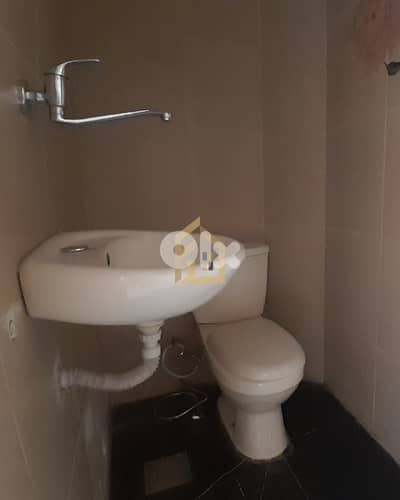 Shop for rent in Sarba RC122 محل تجاري للإيجار في صربا