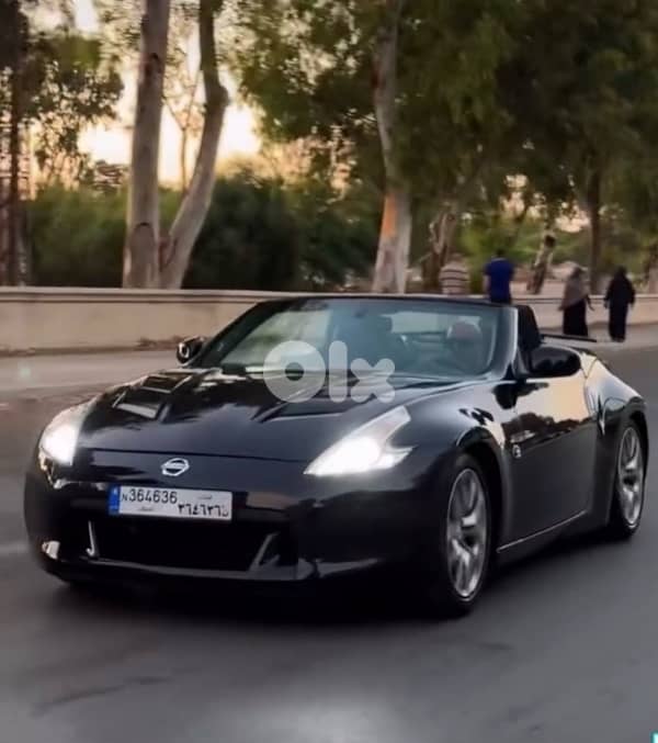 Nissan 370Z Convertible Collector's Edition - rare Black Cherry 0