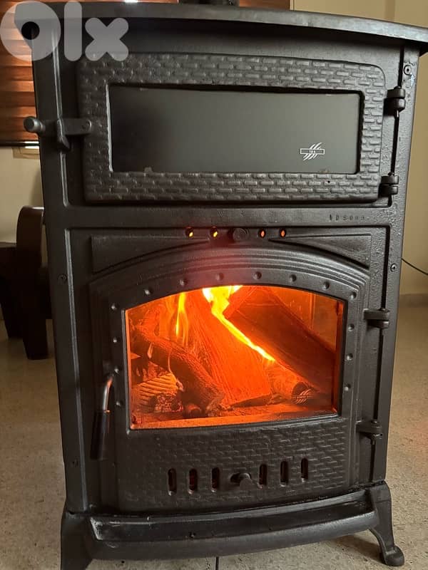 Wood Font fireplace 0