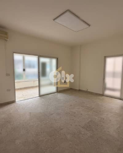 Office for rent in Sami El Solh NY287 مكتب للإيجار ي سامي الصلح