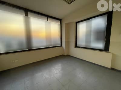 RWK194EN - Prime Location Office for Rent in Jounieh