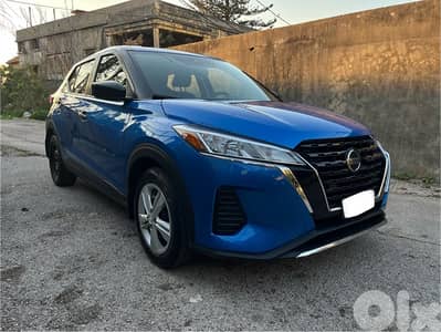 Nissan Kicks (like brand new)(low mileage)