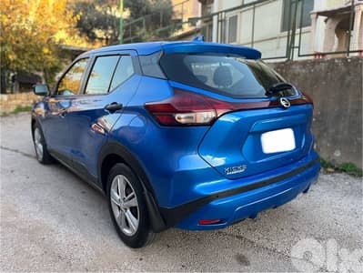 Nissan Kicks (like brand new)(low mileage)