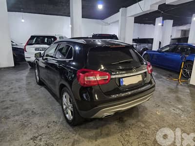 2015 Mercedes GLA 250 4 Matic Black/Black Clean Carfax Like New!