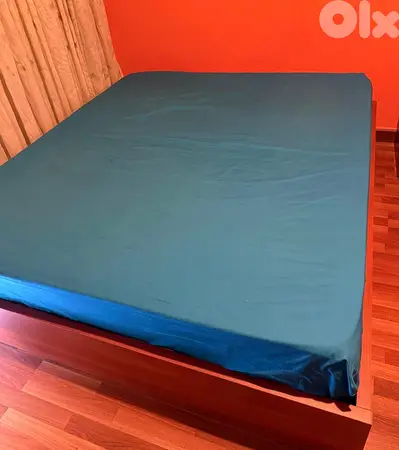 Bed + mattress like new