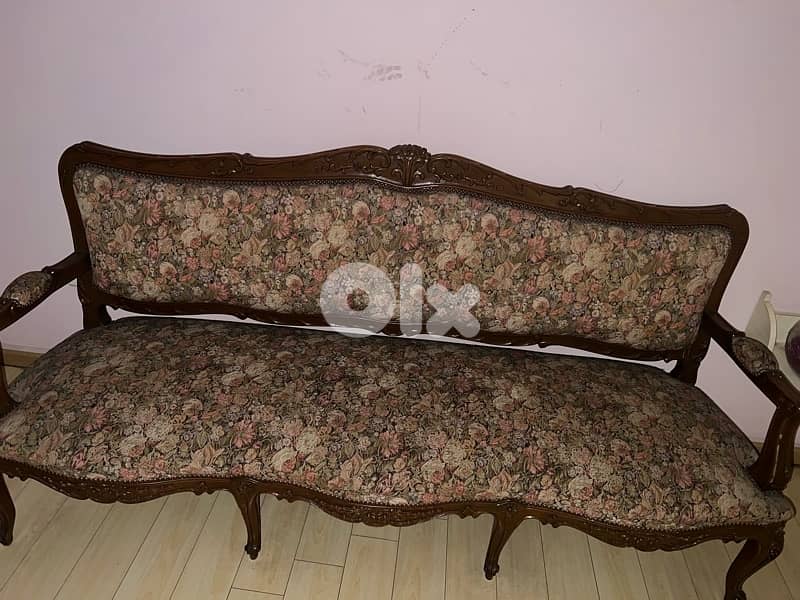 Classic Antique Living room 1- three-seater sofa 2-armchairs 0