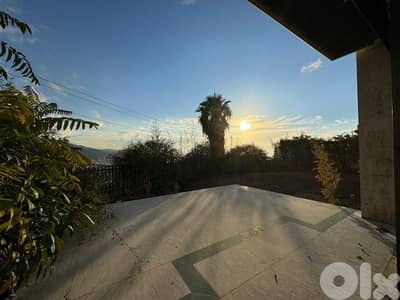 Spacious Apartment with Huge Garden and open views in Adma