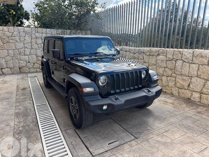 Jeep Wrangler V6 unlimiter sport 2019 clean! 0