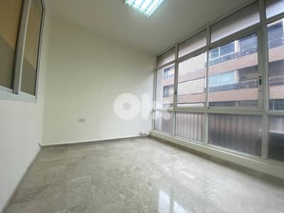 Office for Rent in Badaroمكتب للإيجار في بدارو