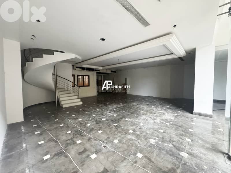2 Floors Shop For Rent in Downtown 0