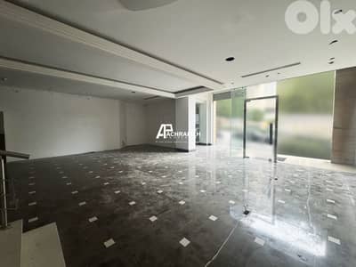 2 Floors Shop For Rent in Downtown