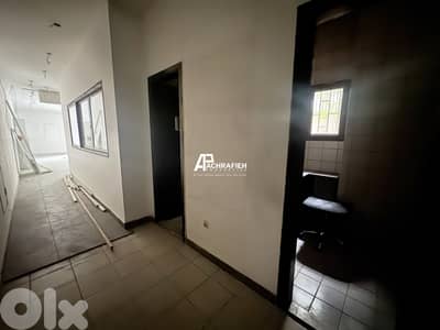 2 Floors Shop For Rent in Downtown