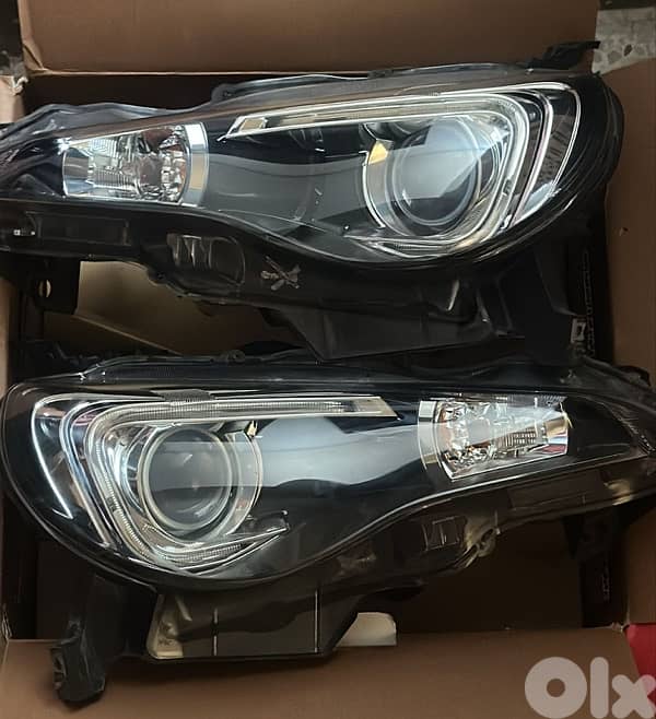 Subaru BRZ Toyota GT86 2013-2016 OEM Headlights (Left and Right) 0