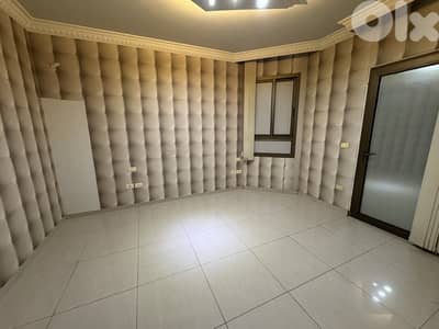 L20116 - Cozy Apartment For Sale in Tarik El Jdideh, Mazraa