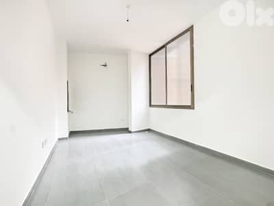 Office for rent in Jdeideh MQOA27