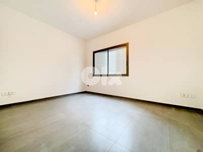 Office for rent in Jdeideh MQOA27
