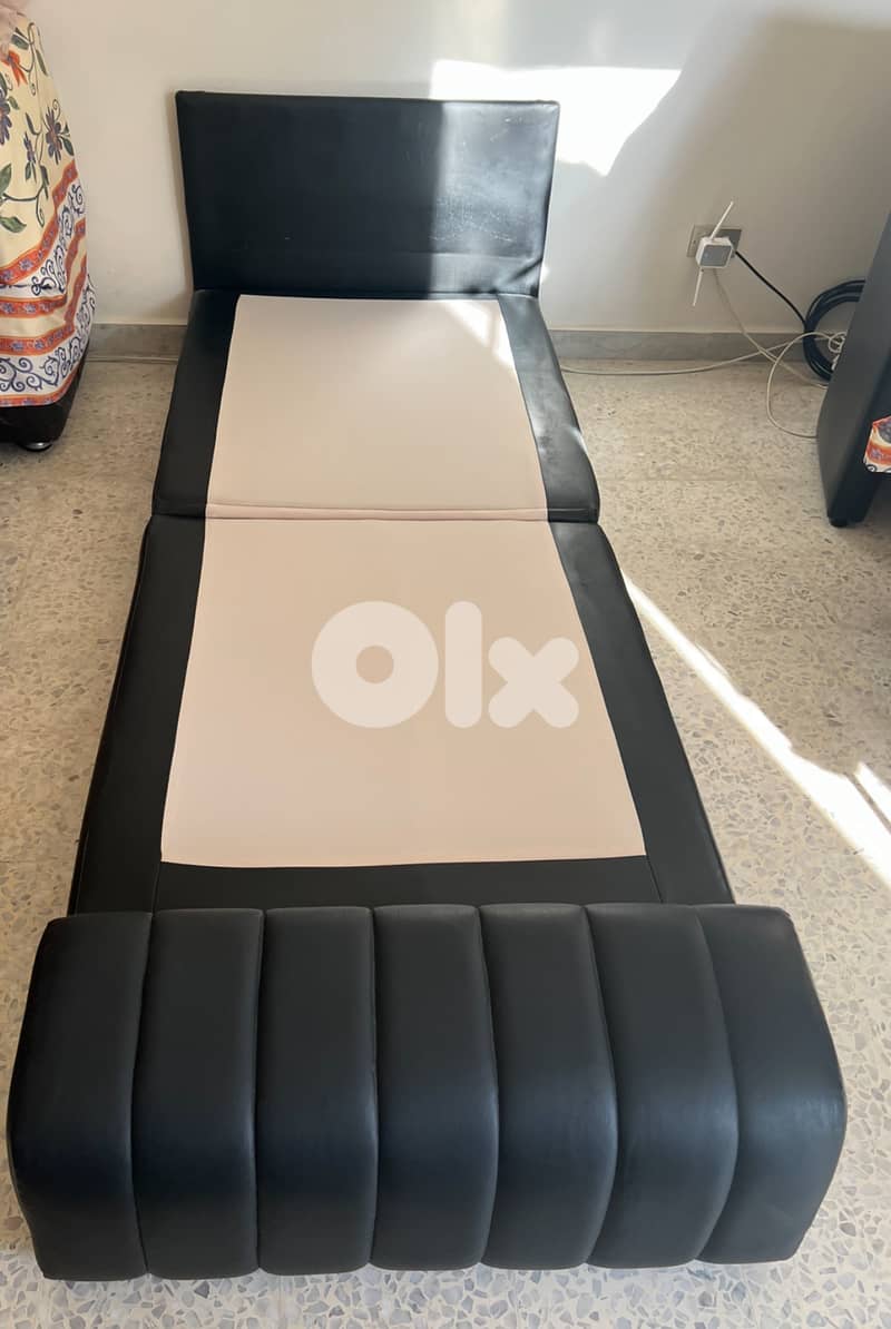 2 sofa bed medium + 1 sofa bed extra large (black leather) 0