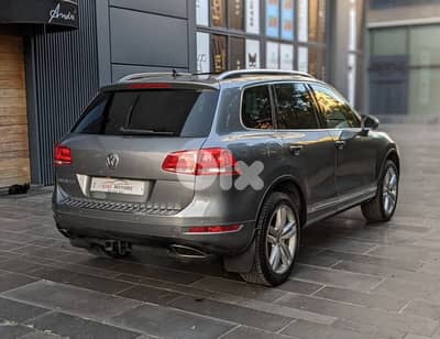 Volkswagen Touareg 2011 Executive Pack V6 4-Motion / Fully loaded