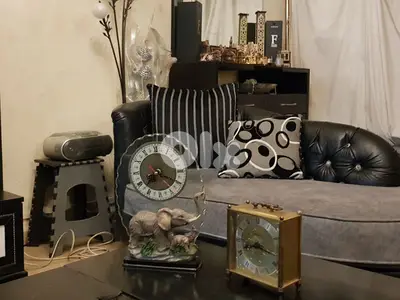 ساعات شغالين على الثانيه 100%