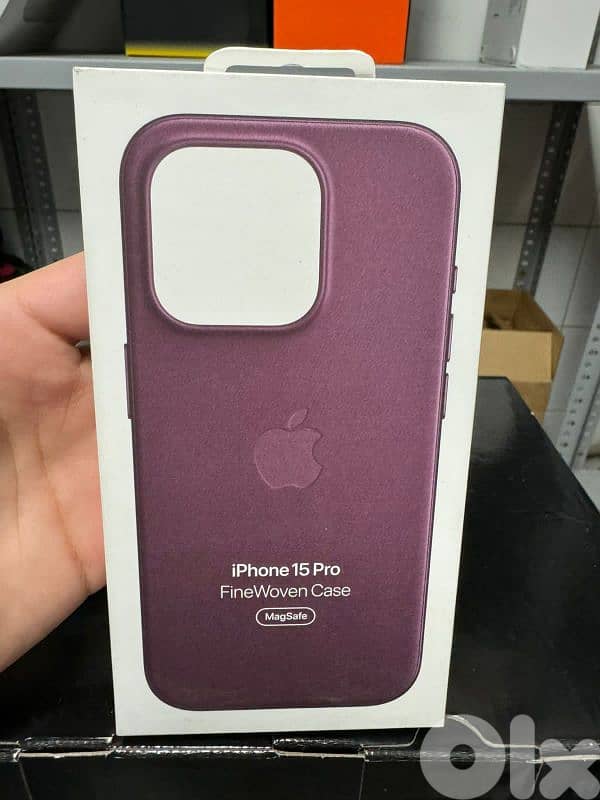 Finewoven case magsafe iphone 15 pro Mulberry 0