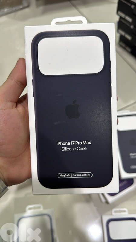 Apple Silicone Case magsafe Iphone 17 pro Max Black 51$ 0