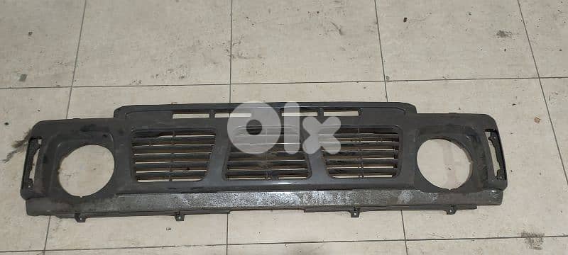 Vintage Nissan Patrol 160 Series (MQ) Front Grille - Round Headlight 0