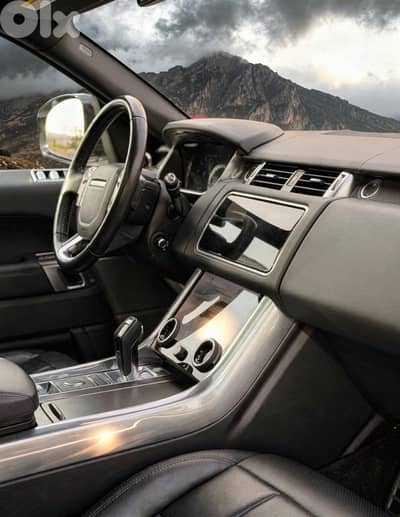Range Rover Sport 2018 dynamic
