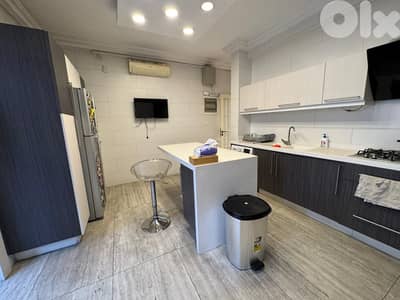 SPACIOUS APARTMENT IN VERDUN PRIME (300SQ) 4 BEDROOMS , (BT-1345)