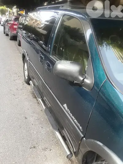 بونتياك أخرى 2000