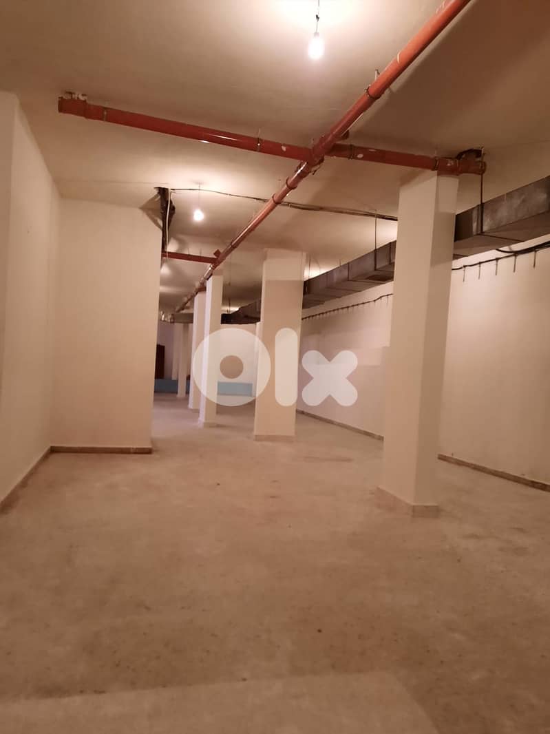 Warehouse for Rent in Kraitem 0